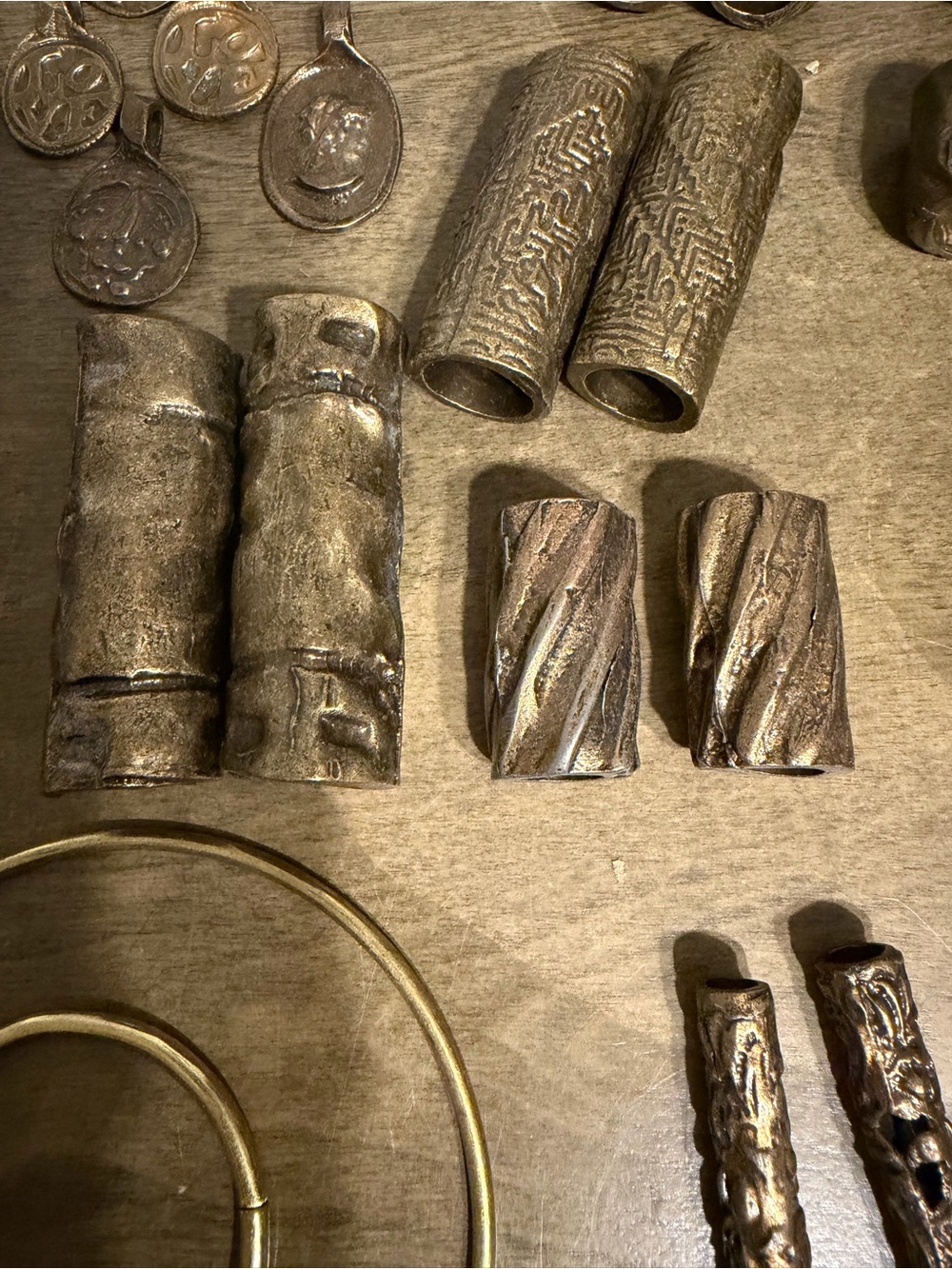 Vintage Metal Macrame Beads, Pendant, Rings Lot Of 32. Variety Of Sizes, Heavy - Picture 7 of 8